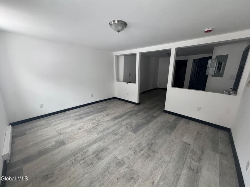25 Spring Avenue, photo 4
