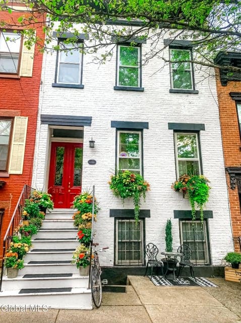 215 Jay Street, photo 1