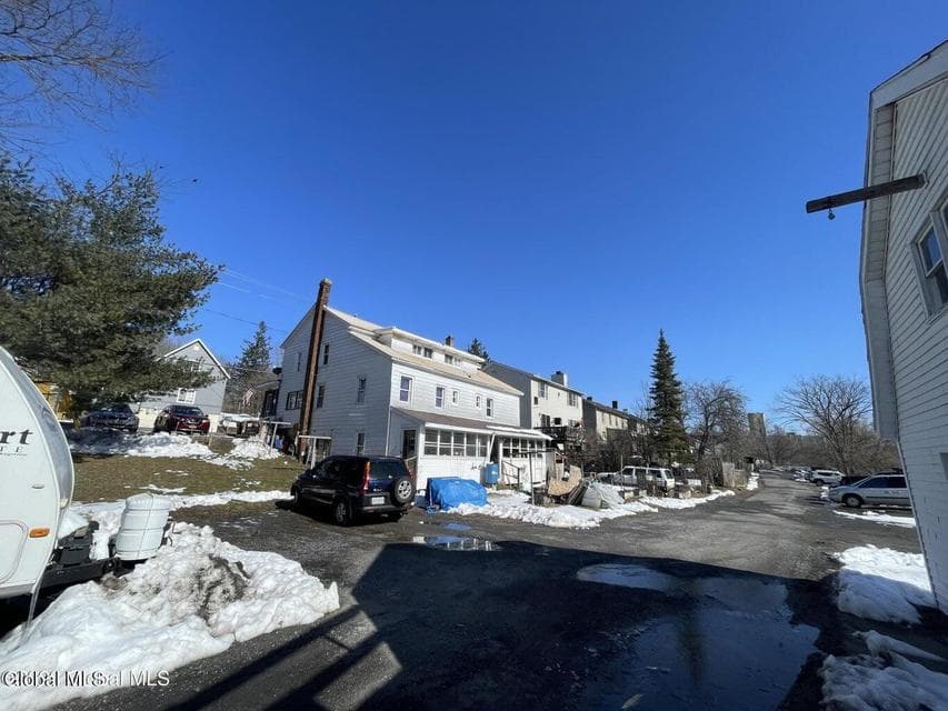 70 Gates Avenue, photo 1
