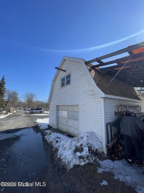 70 Gates Avenue, photo 3