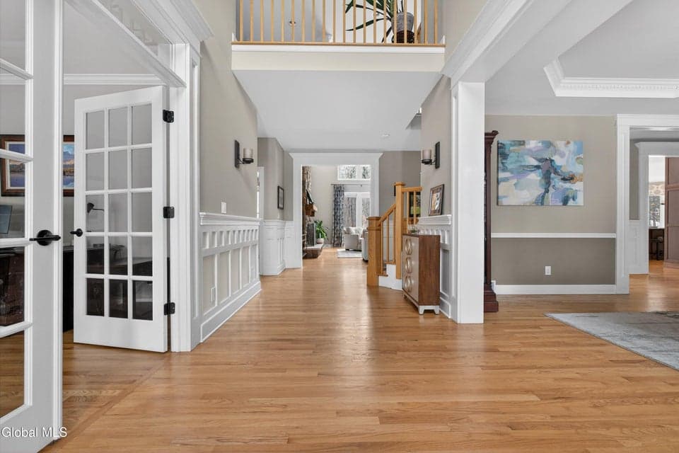 28 Winding Brook Drive, photo 4