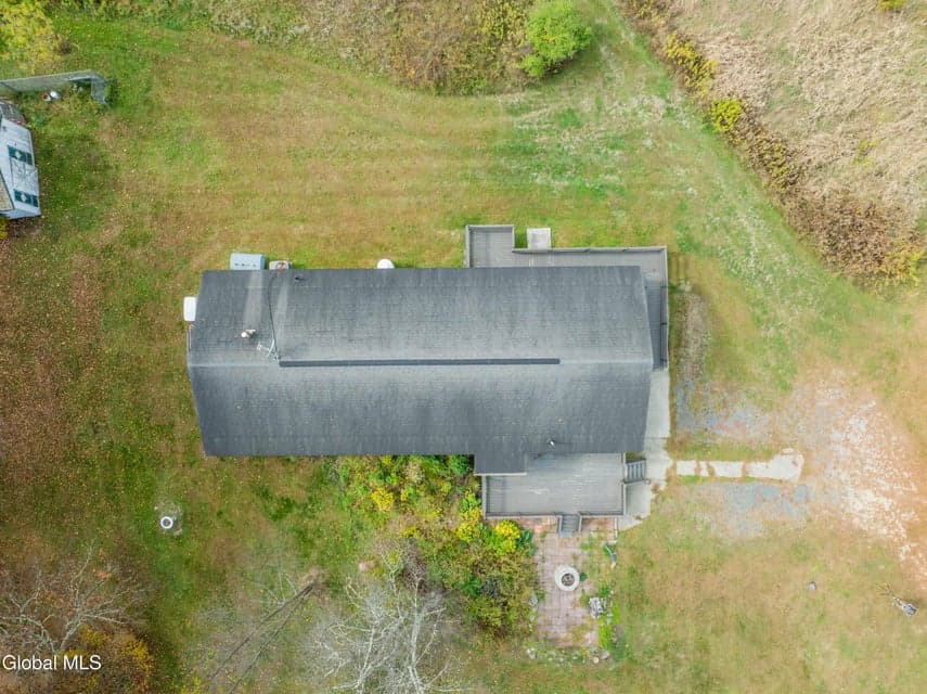 667 Ash Grove Road, photo 3