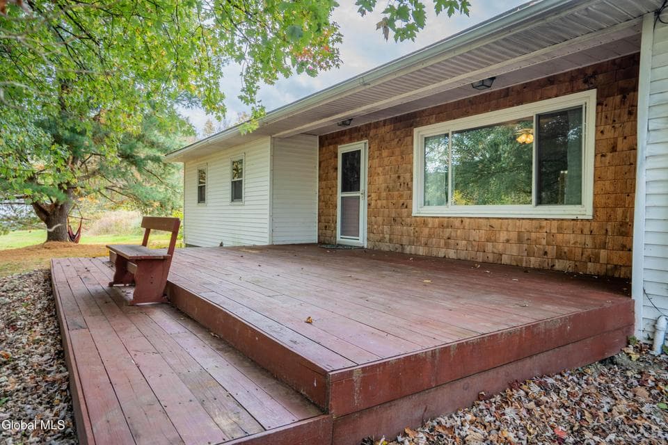 669 Ash Grove Road, photo 2