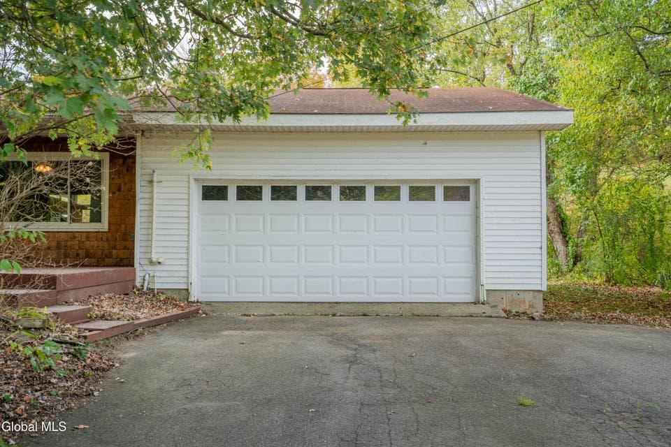 669 Ash Grove Road, photo 4
