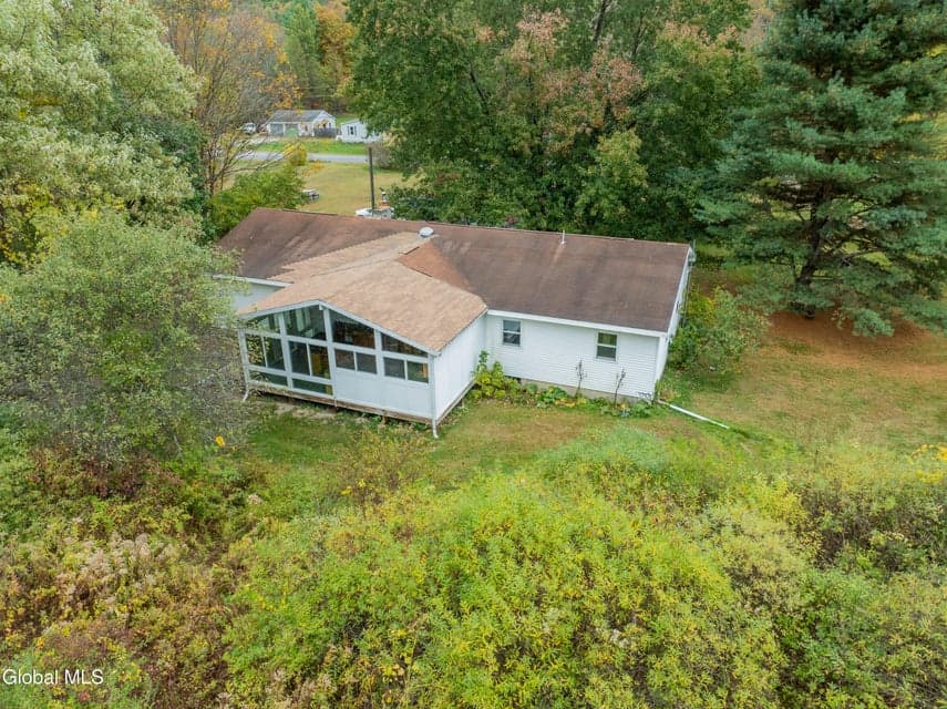 669 Ash Grove Road, photo 5