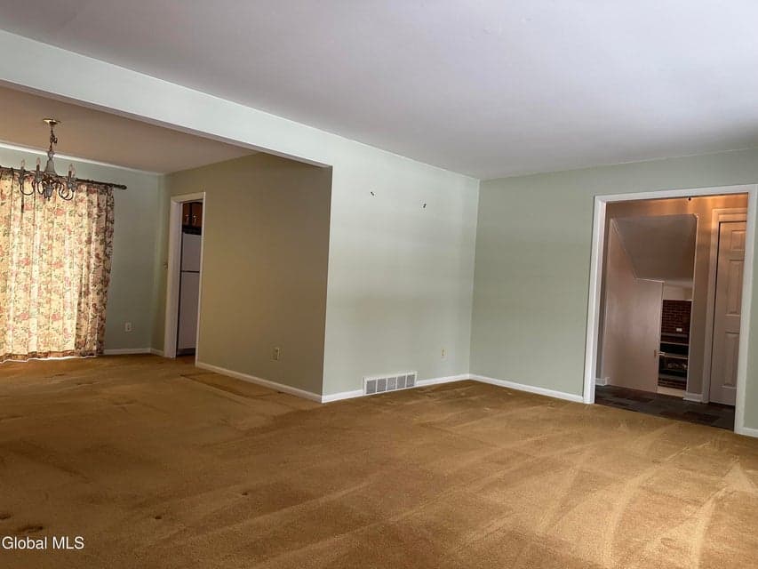 114 Dumbarton Drive, photo 5