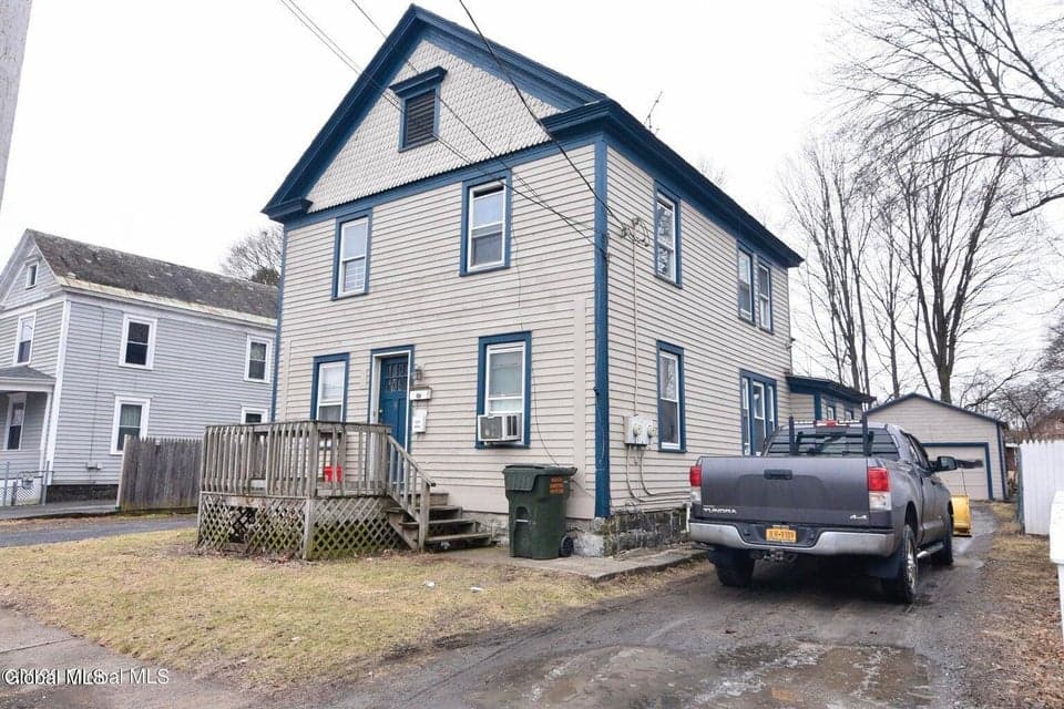 9 School Street, photo 1