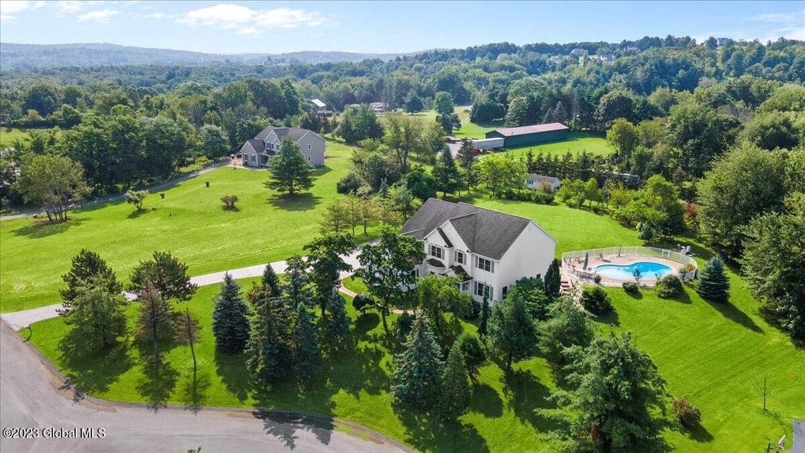 27 Ponderosa Boulevard, photo 1