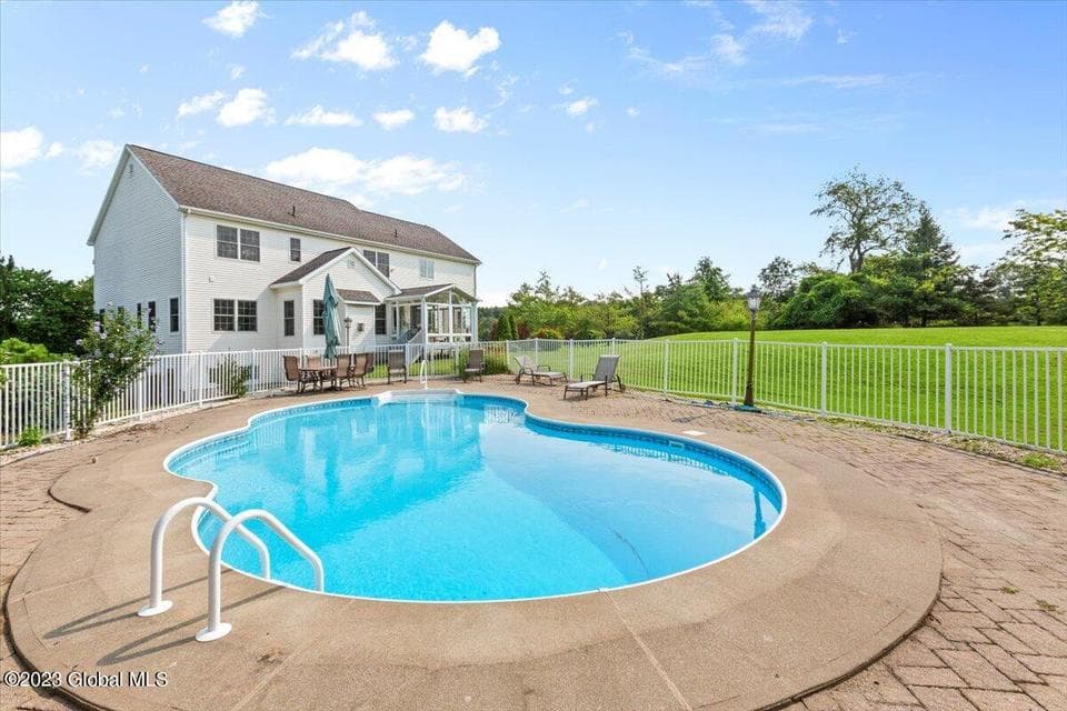 27 Ponderosa Boulevard, photo 3