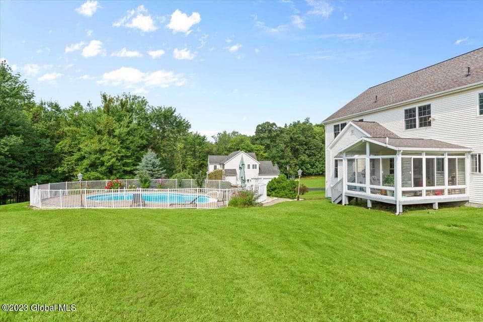 27 Ponderosa Boulevard, photo 4