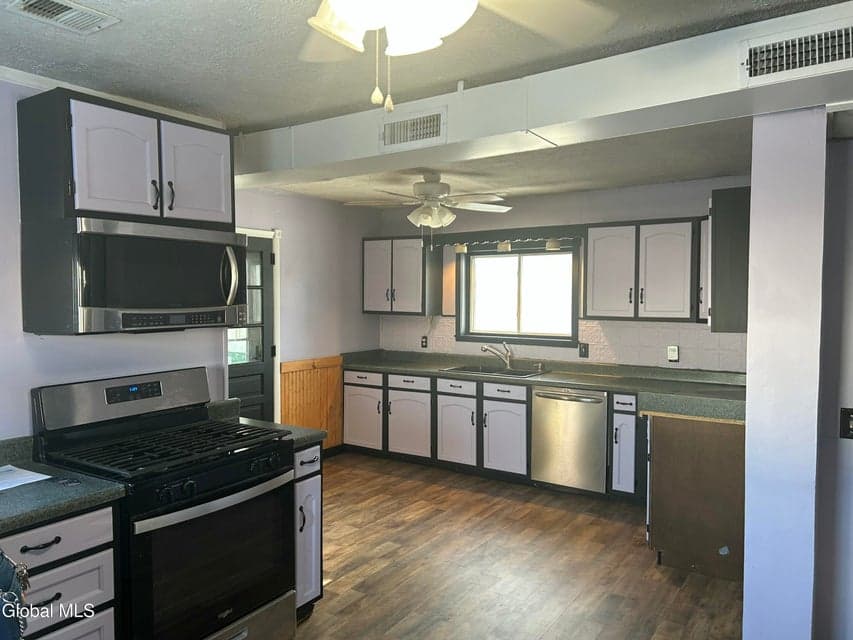 1076 Wicker Street, photo 5