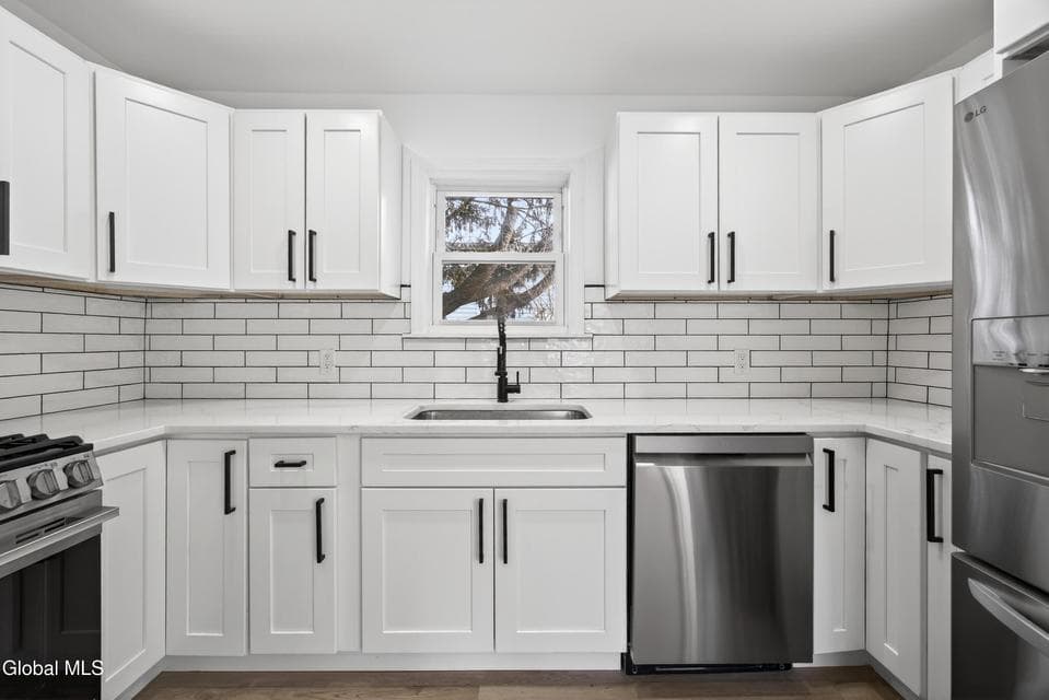 70 Fowler Avenue, photo 2