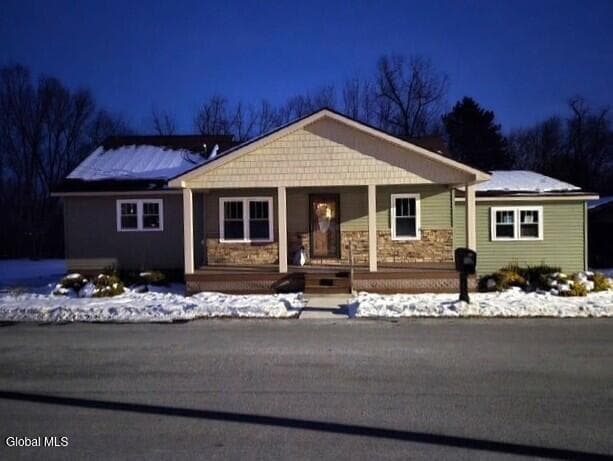 28 Colonial Road