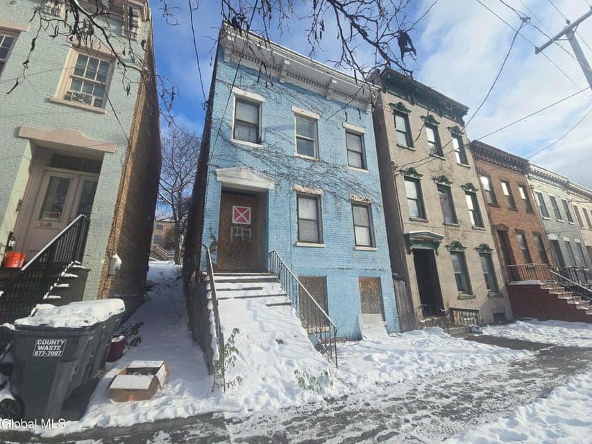 147 Clinton Avenue, photo 1