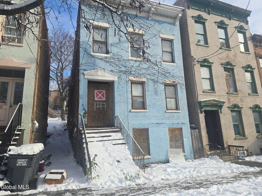 147 Clinton Avenue, photo 3