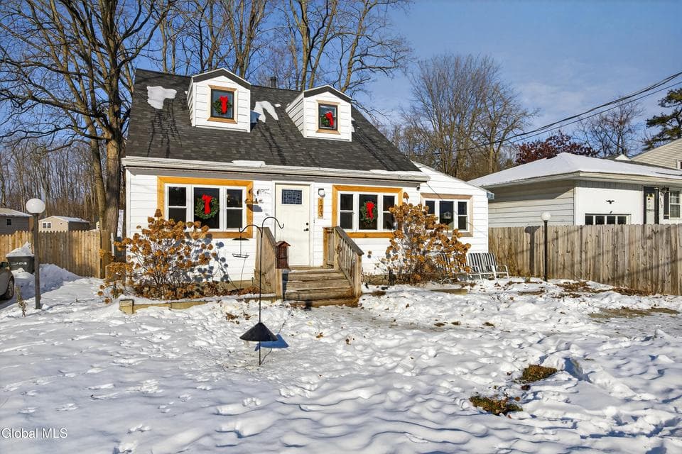 173 Ward Avenue, photo 1