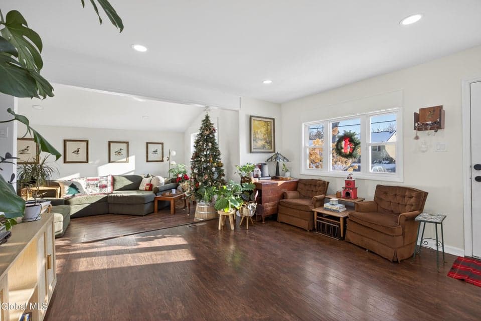 173 Ward Avenue, photo 5
