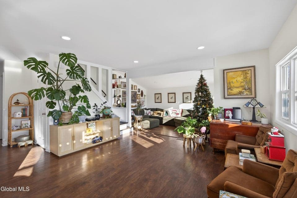 173 Ward Avenue, photo 4