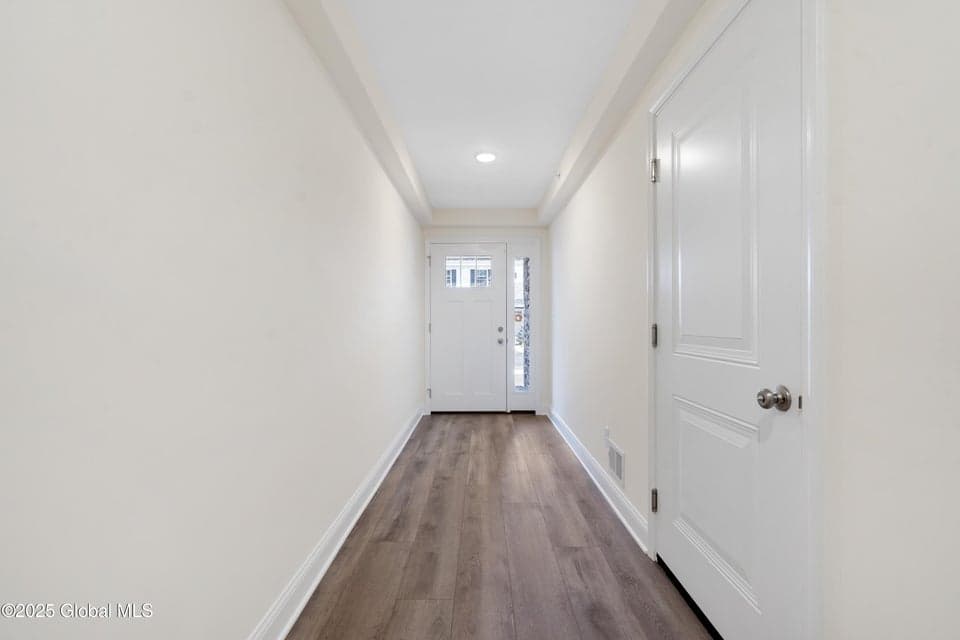 137 Carriage Boulevard, photo 3