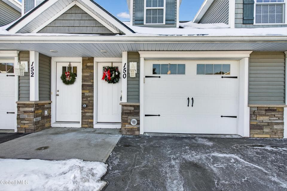 150 Paddock Circle, photo 2