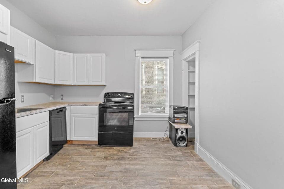 152 Elmer Avenue, photo 4