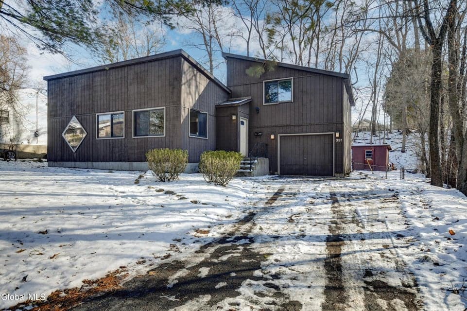 331 13th Street, photo 1