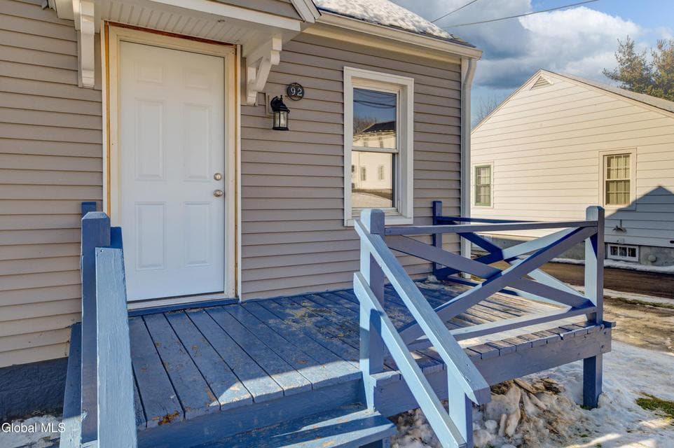 92 Maple Avenue, photo 4