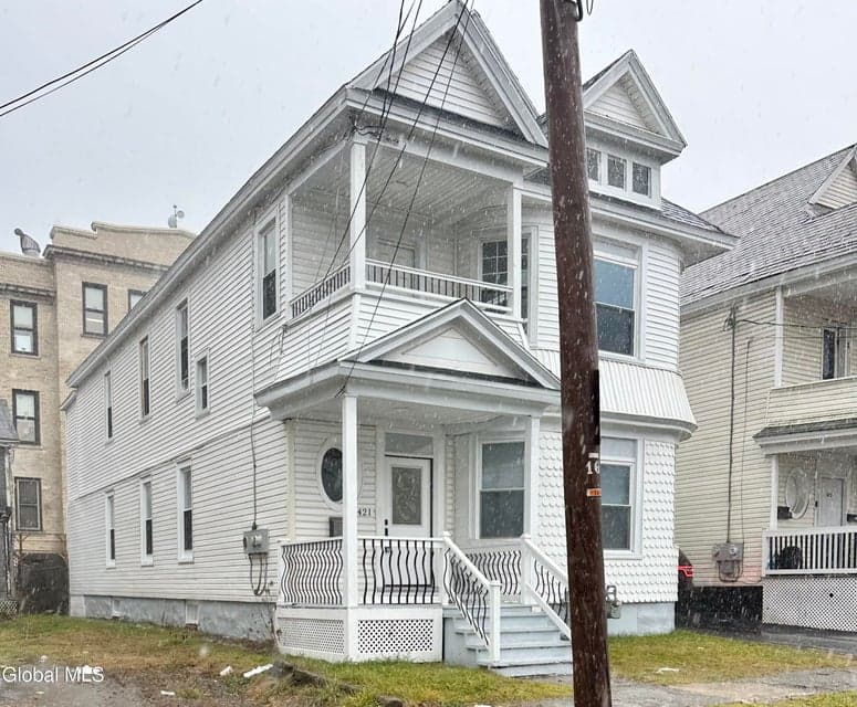 421 Summit Avenue, photo 3