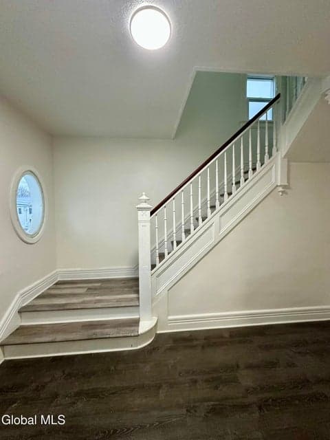 421 Summit Avenue, photo 5