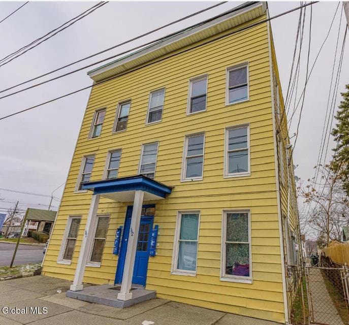 112 Main Street, photo 1