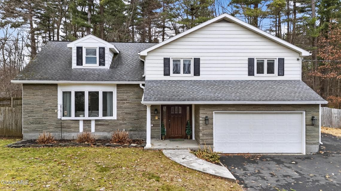 23 Northcrest Drive, photo 1
