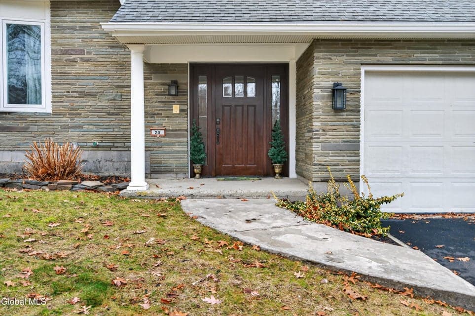 23 Northcrest Drive, photo 2