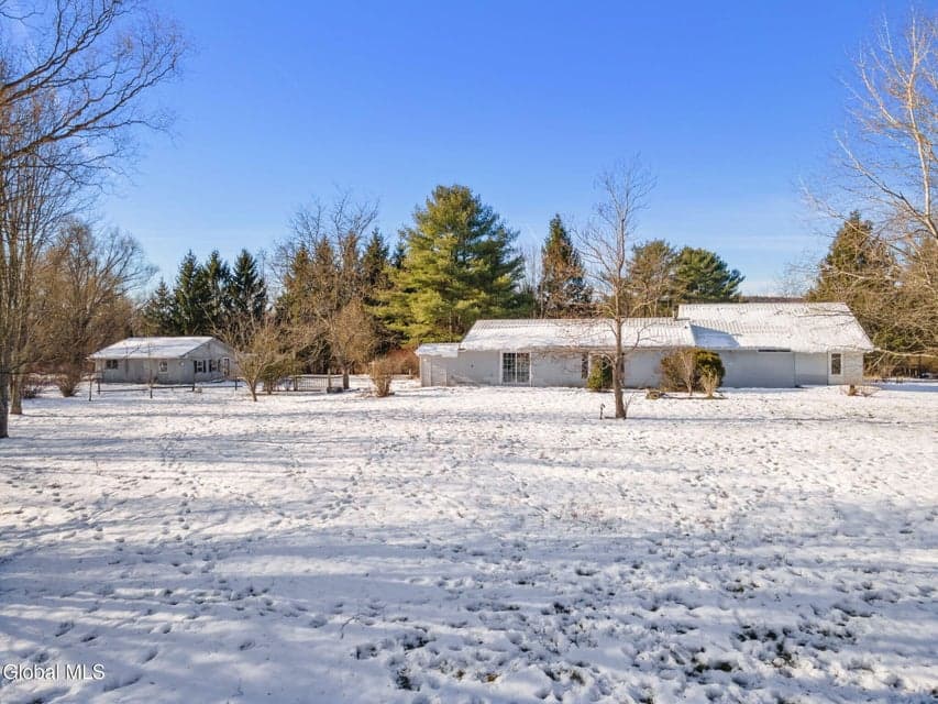 479 Junction Road, photo 2