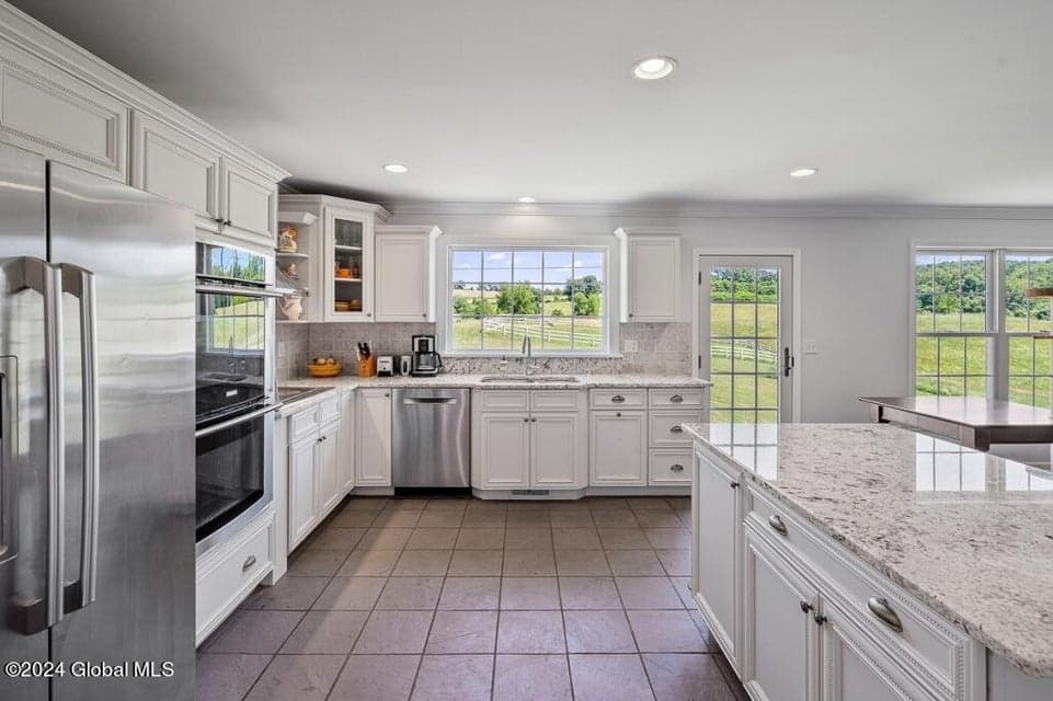 42 Ashcroft Road, photo 3