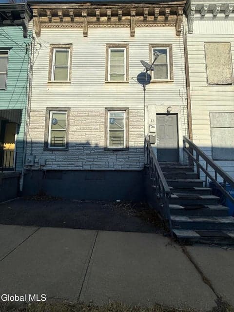 13 Albany Street, photo 1