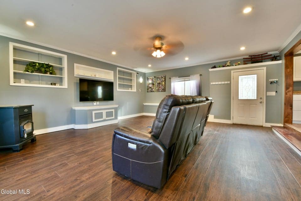 37 NY-67, photo 4