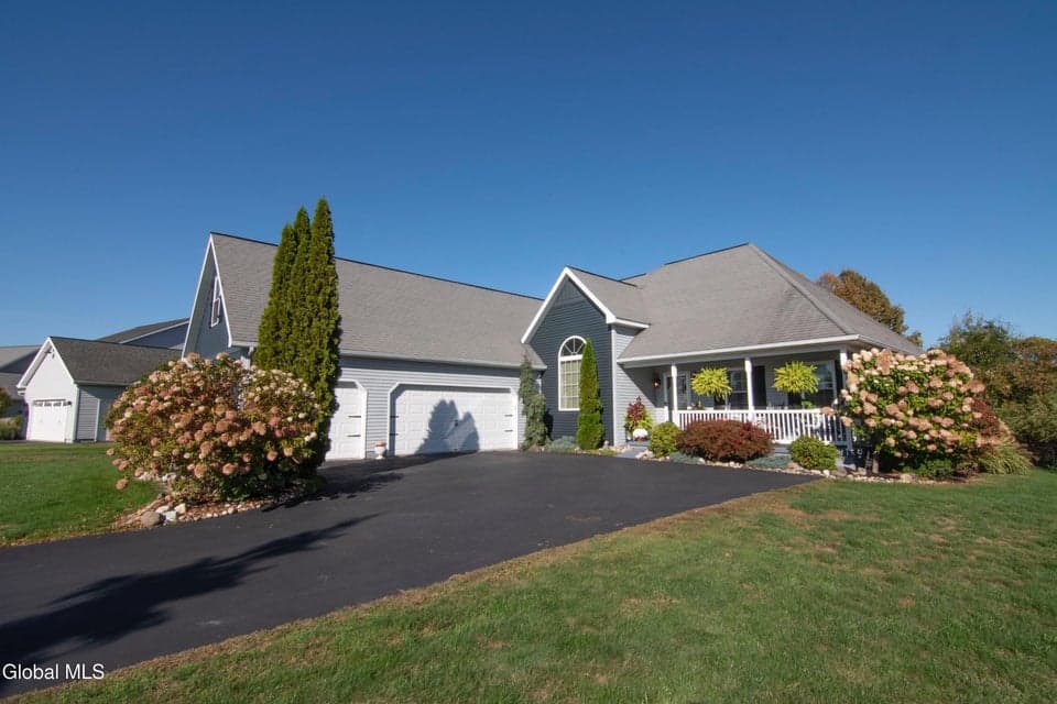 25 Timothy Way, Mechanicville, NY 12118, photo 1