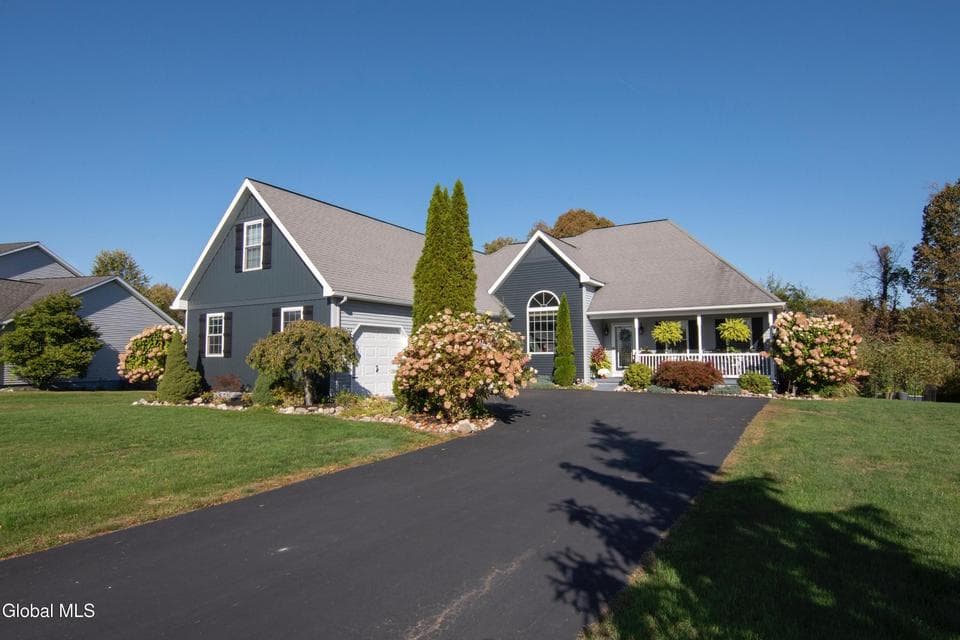25 Timothy Way, Mechanicville, NY 12118, photo 3