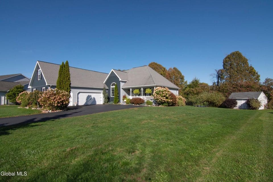 25 Timothy Way, Mechanicville, NY 12118, photo 4