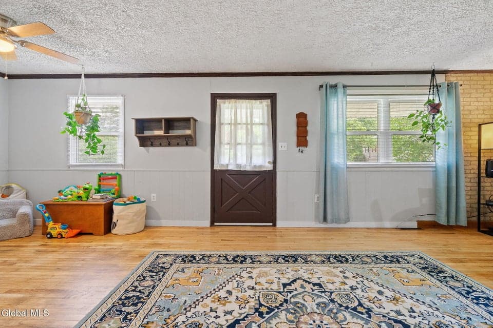 12 Curt Boulevard, photo 3