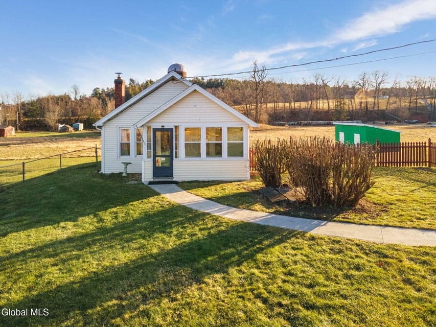 1885 Tarrytown Road, photo 2
