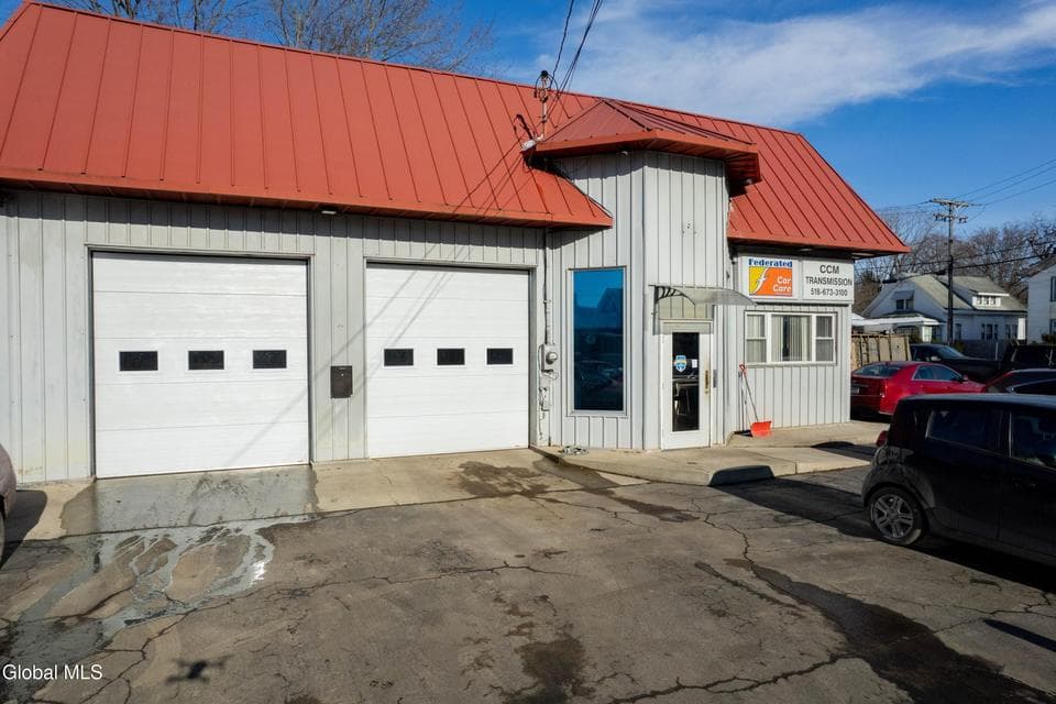 46 W Grand Street, photo 2