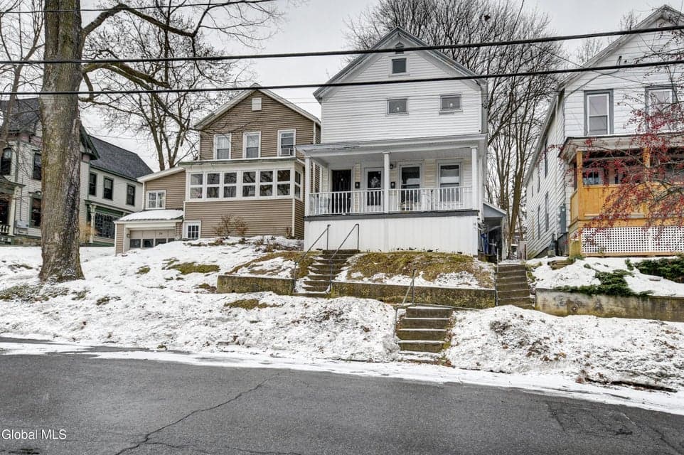 12 1/2 E Clinton Street, photo 1