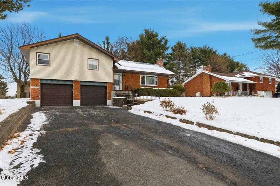 8 Louise Drive, photo 2