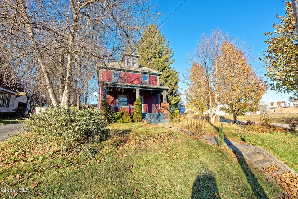 18 1st Avenue, photo 2
