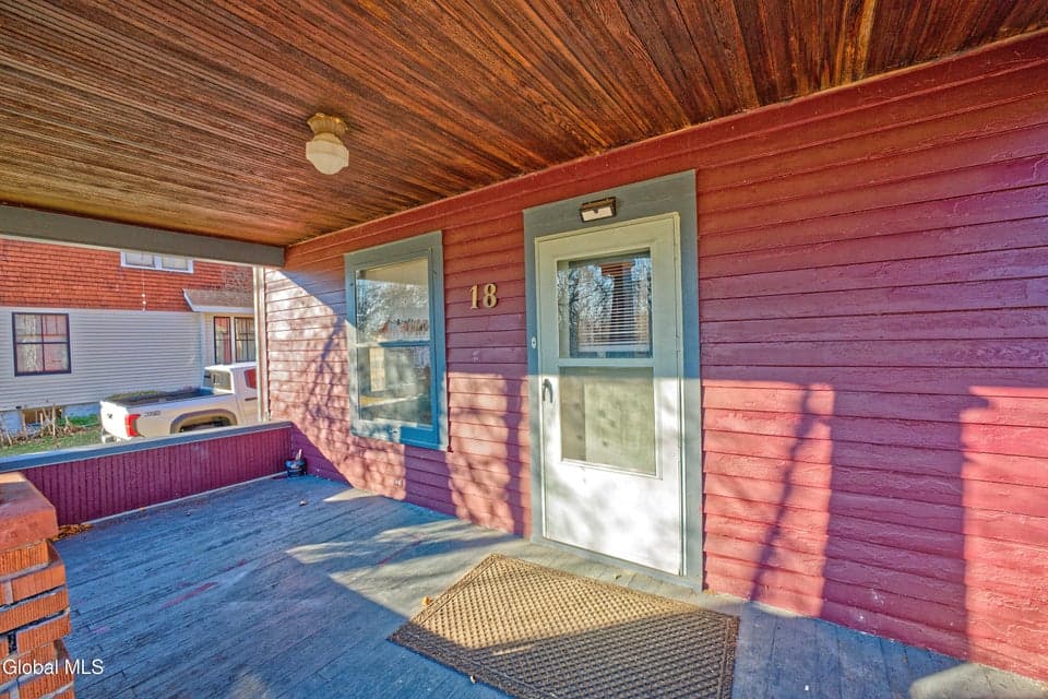 18 1st Avenue, photo 4