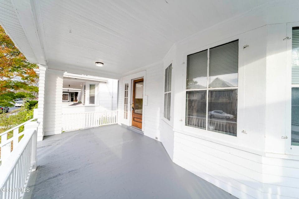 226 6th Avenue, photo 3