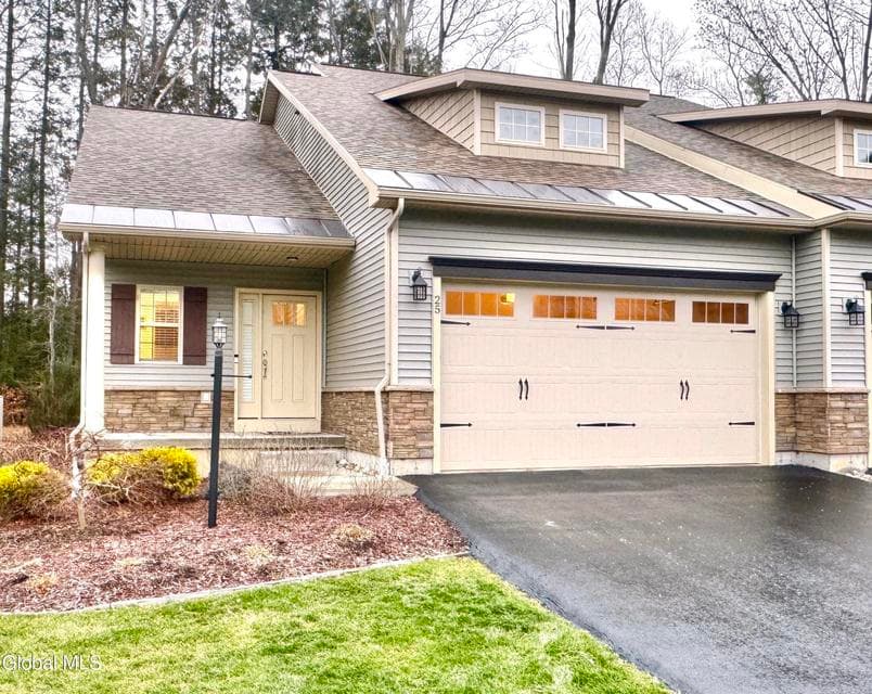 25 Canterbury Lane, photo 1