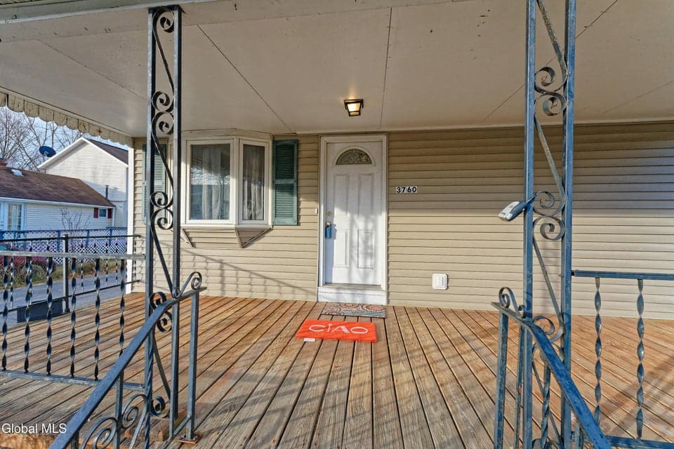 3760 Albany Street, photo 4