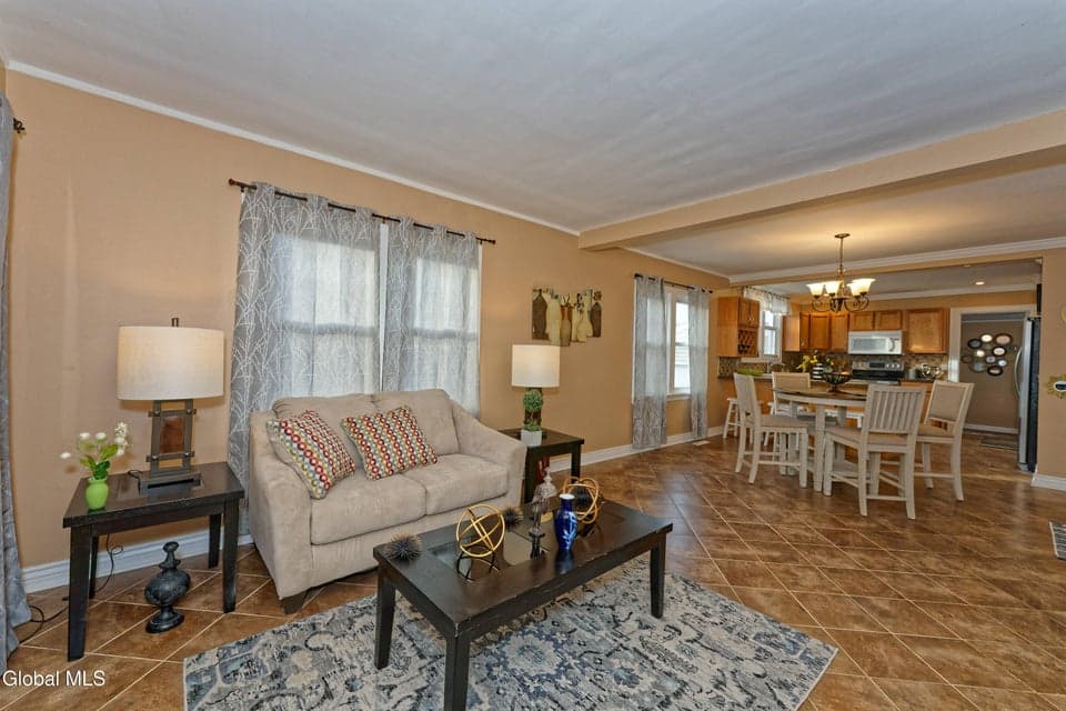 3760 Albany Street, photo 5